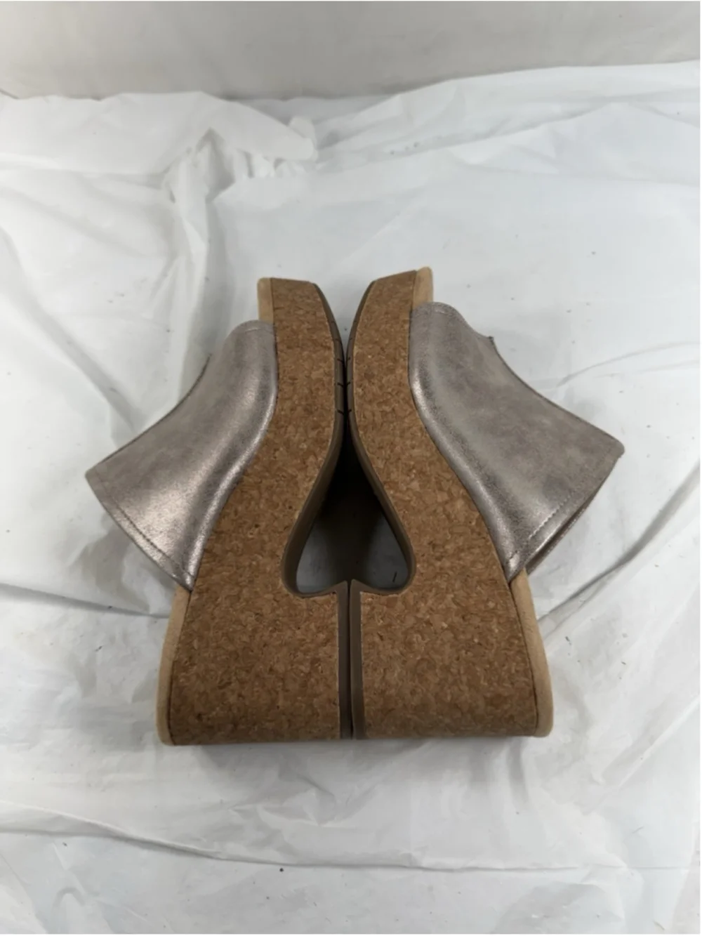 Clarks Collection Nerisa Vine Wedge Sandals Taupe Metallic Size 8 nubuck leather
